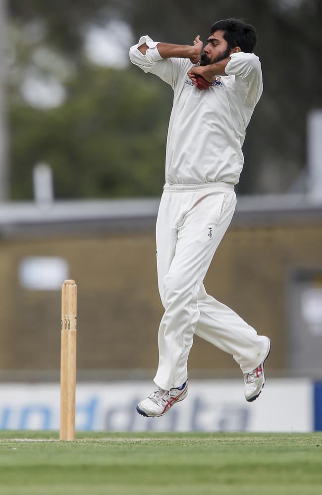 Akshat Buch wheeling away for Dandenong. Picture: Valeriu Campan