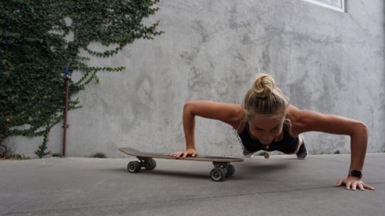 Elyse says to do these exercises her tummy muscles have to be switched on at all times, therefore building great core strength. Picture: Instagram / Elyse Knowles