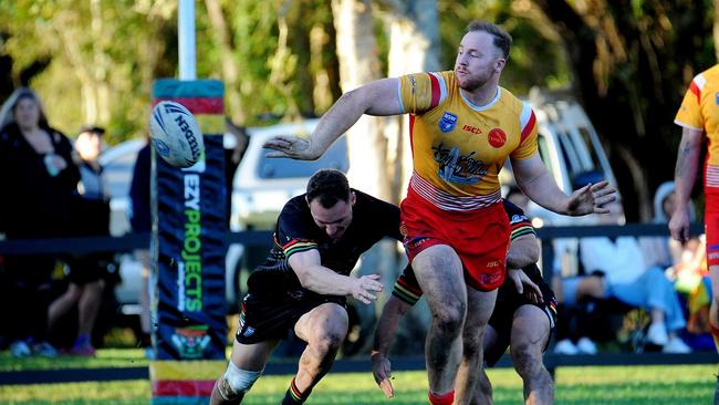 Coffs Harbour centre Marty Ferguson offloading the ball. Picture: Leigh Jensen