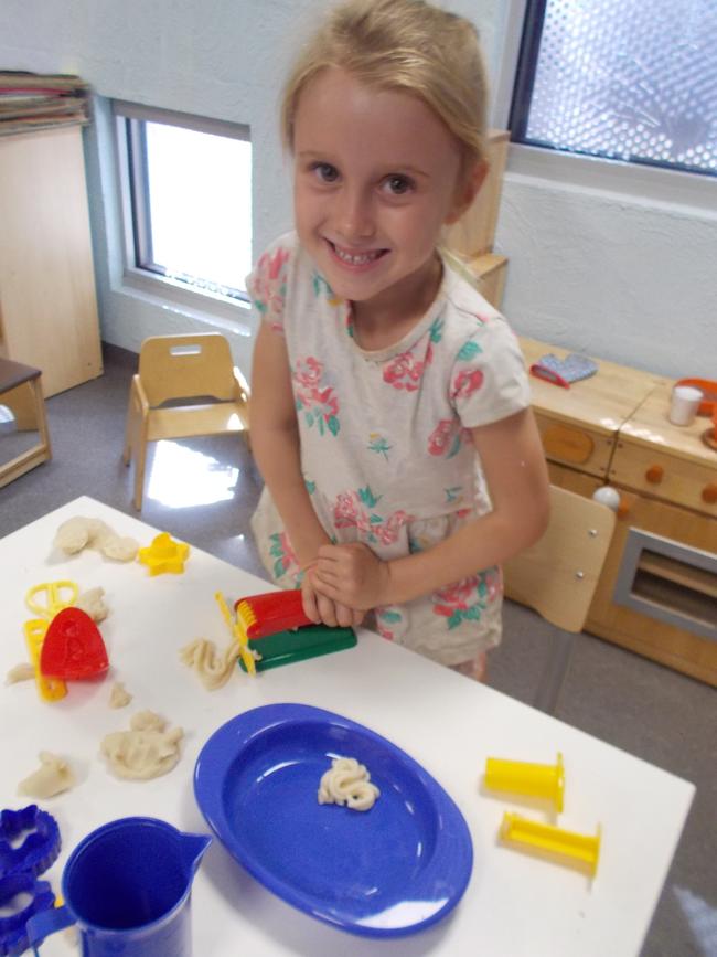 ANGURUGU SCHOOL. Bethany Vinicombe