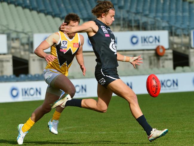 Dillon Viojo-Rainbow in action for Northern Blues. Picture: Carmelo Bazzano