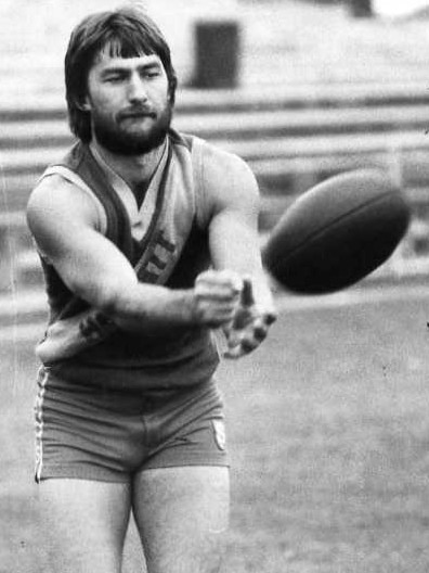 Bob Enright training at Thebarton in 1982. 