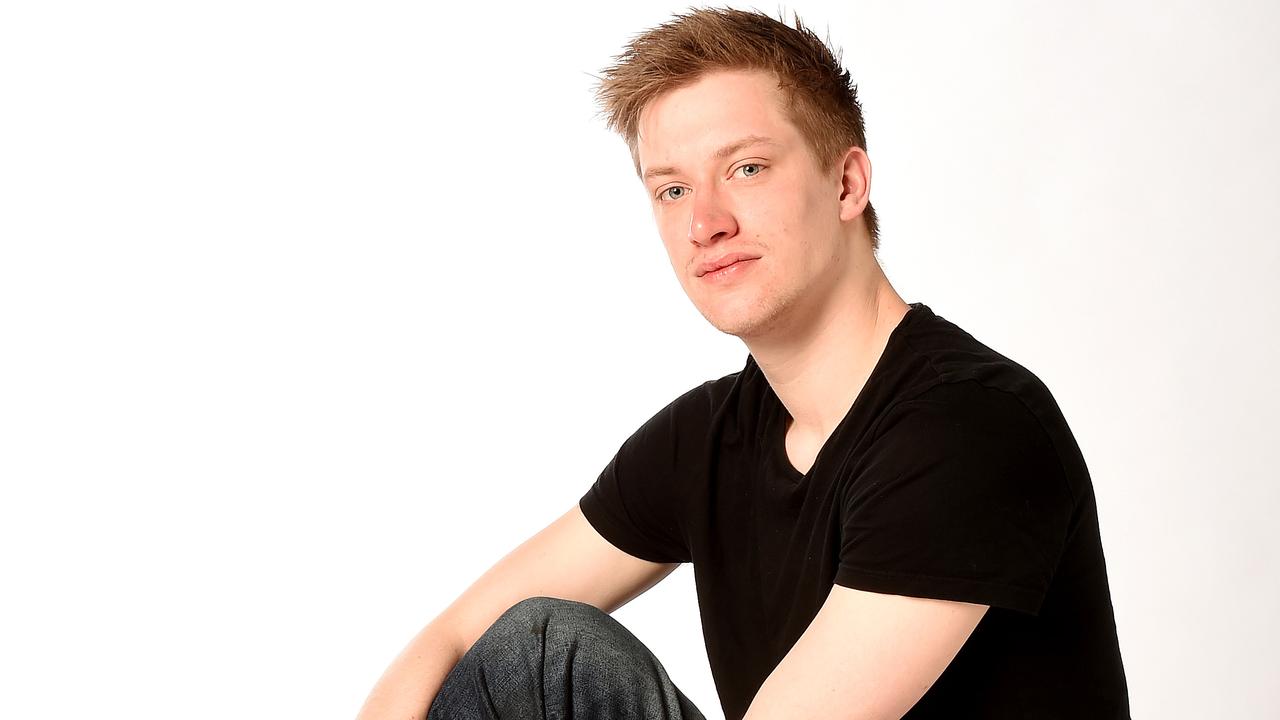 Scottish comic Daniel Sloss finds the funny in faith and firearms in ...