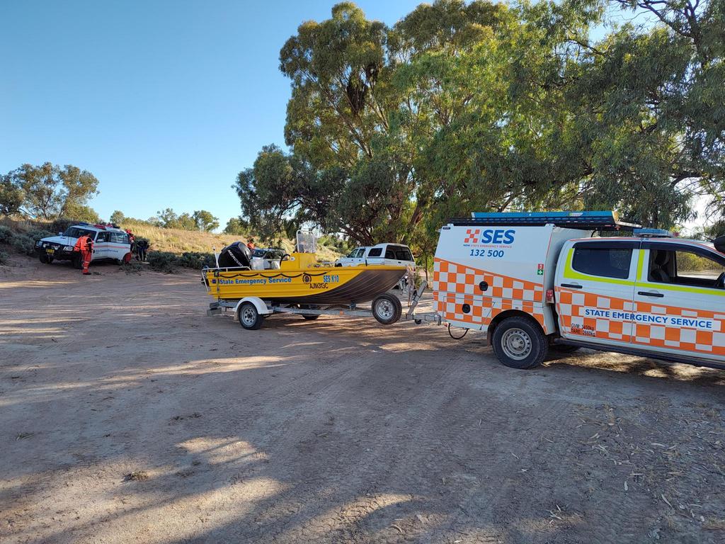 Menindee spends NYE on flood watch as record-breaking deluge hits ...