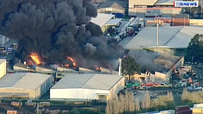 Daylight view of the West Footscray factory fire from the air. Picture: Twitter/Tom Kelly @tpwkelly