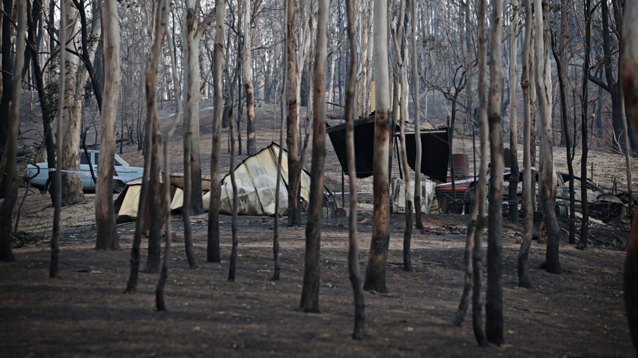 Bushfire royal commission hands down more than 80 recommendations