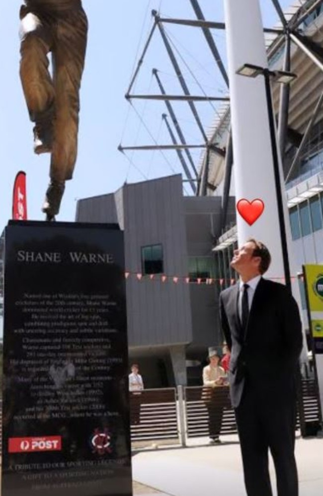 Summer Warne also published a picture of her father next to his MCG statue with a heart emoji.