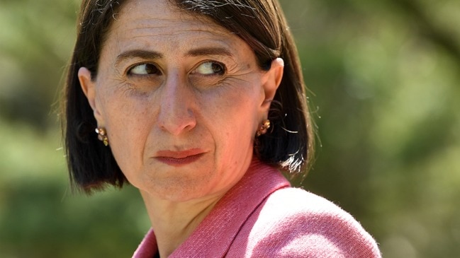 Andrew Clennell confronts Gladys Berejiklian on ICAC investigation