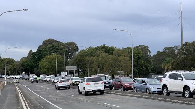 Traffic on Minjungbal Drive, Tweed Heads South, following Friday July 23 border closures.