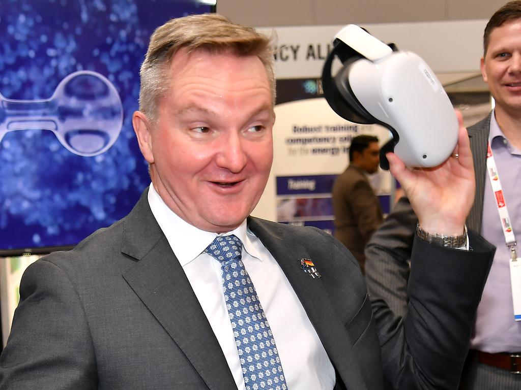 BRISBANE, AUSTRALIA. NewsWire Photos. SEPTEMBER 13, 2024. Minister Chris Bowen at the APAC Hydrogen Summit in Brisbane.  Picture:  NewsWire/ John Gass