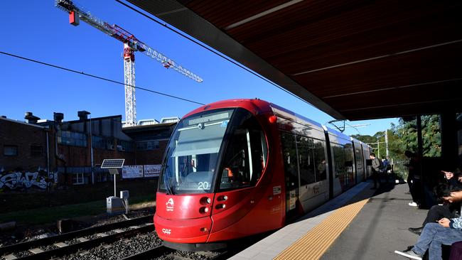 Spanish contractor Acciona is seeking $1.106 billion compensation from the NSW government over the Sydney light rail project.