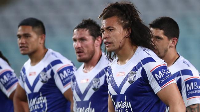 SYDNEY, AUSTRALIA - SEPTEMBER 11: Raymond Faitala-Mariner of the Bulldogs and his team mates look dejected after a Sea Eagles try during the round 18 NRL match between the Canterbury Bulldogs and the Manly Sea Eagles at ANZ Stadium on September 11, 2020 in Sydney, Australia. (Photo by Cameron Spencer/Getty Images)