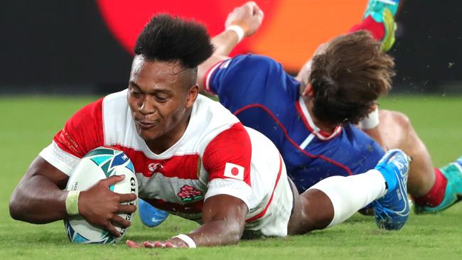 CHOFU, JAPAN - SEPTEMBER 20: Kotaro Matsushima of Japan scores his team's fourth try during the Rugby World Cup 2019 Group A game between Japan and Russia at the Tokyo Stadium on September 20, 2019 in Chofu, Tokyo, Japan. (Photo by Mike Hewitt/Getty Images)