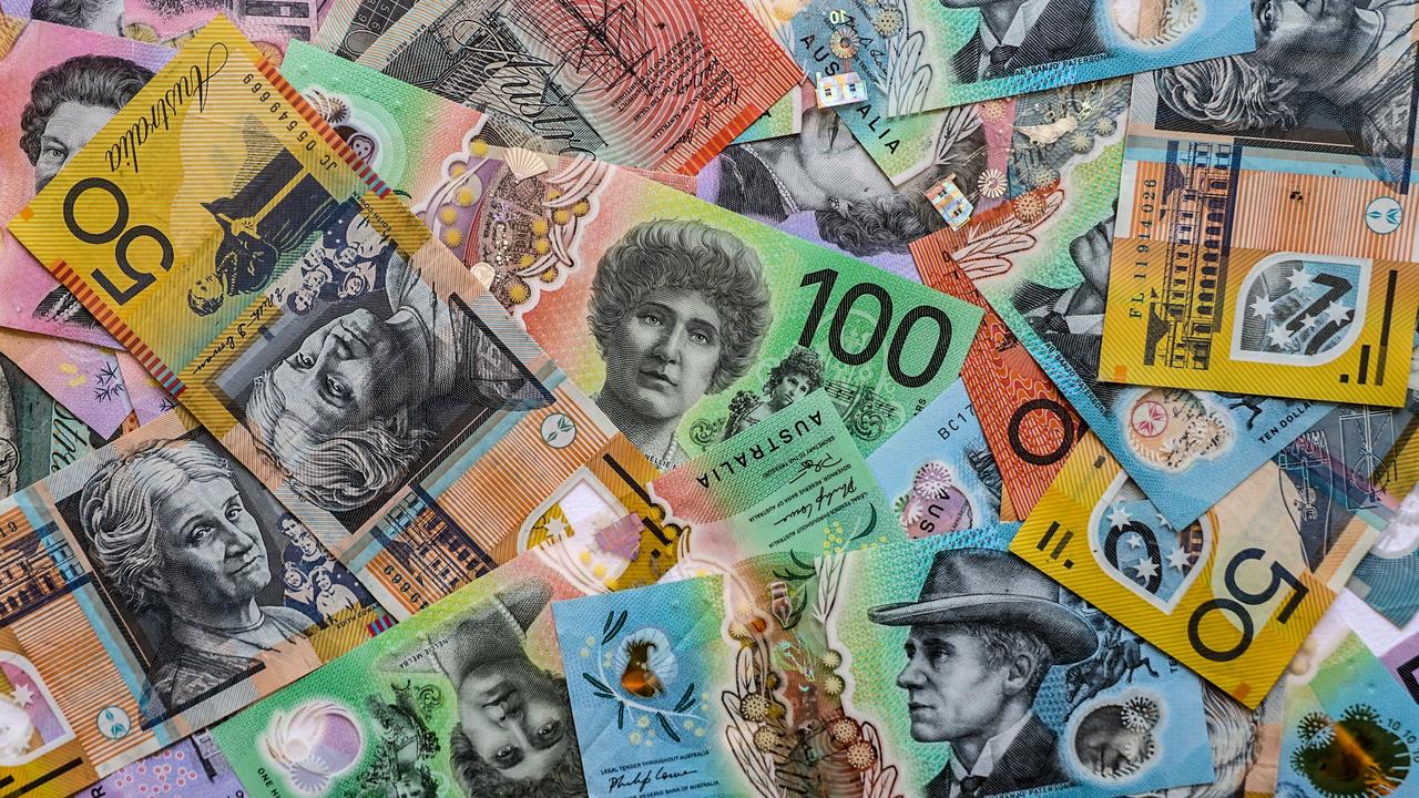 Surprise surge in Aussie cash use