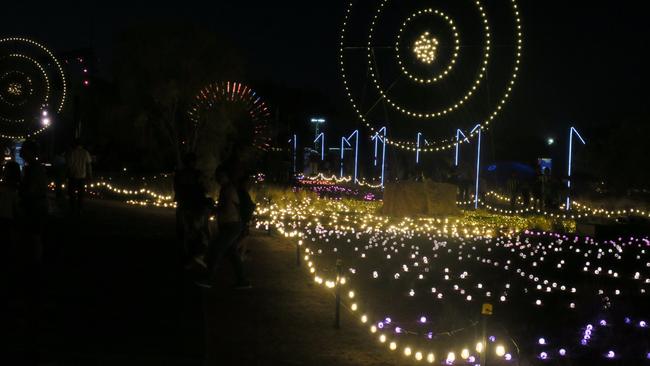 Desert Park lights up as darkness descends at the first weekend of Parrtjima.