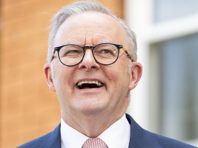 SYDNEY, AUSTRALIA. NewsWire Photos. FEBRUARY 28, 2025. Australian Prime Minister Anthony Albanese holds a press conference in Ashfield. Picture: NewsWire / Jeremy Piper