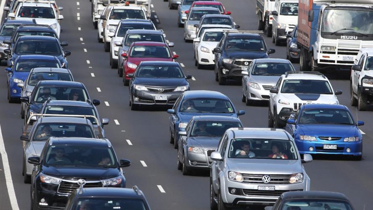 Monash Freeway Crash Man Hit By Truck Outbound Lanes Reopen Au — Australias 6901