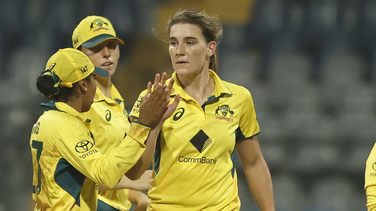 Australia weighs up Megan Schutt inclusion for third India ODI | news ...