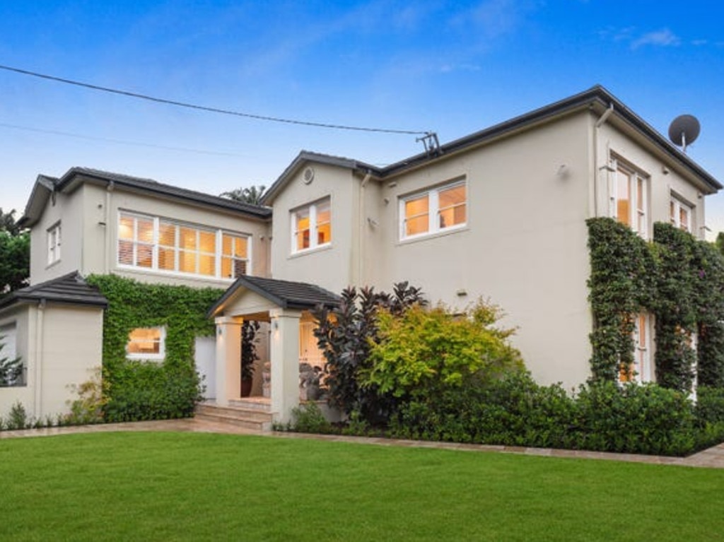 4 Hay St, Vaucluse sold for $9.45m.