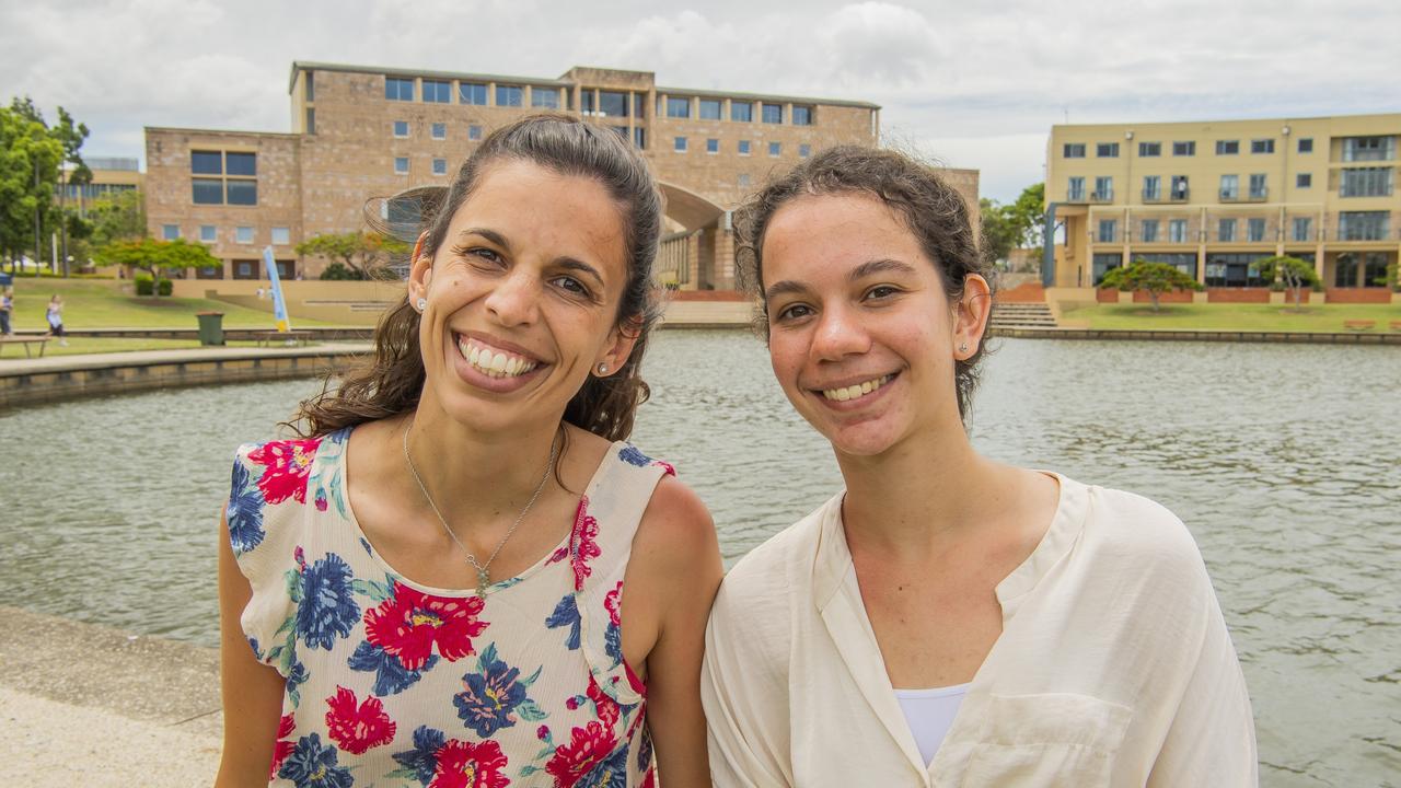 Florencia Ferreiro and Ludivine Maurel at Bond University’s O-Week