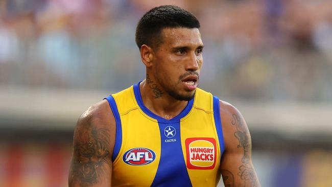 PERTH, AUSTRALIA - MARCH 24: Tim Kelly of the Eagles looks for options as he makes his way down the ground during the round two AFL match between West Coast Eagles and Greater Western Sydney Giants at Optus Stadium, on March 24, 2024, in Perth, Australia. (Photo by James Worsfold/AFL Photos/via Getty Images )