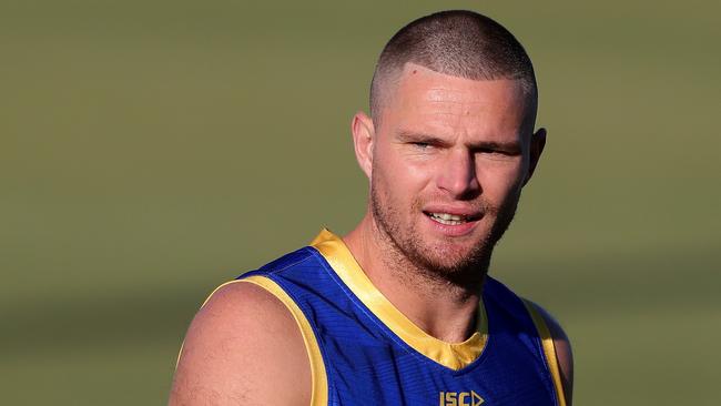 Former AFL big man Nathan Vardy enjoyed a fine debut for North Warrnambool. Photo: AAP.