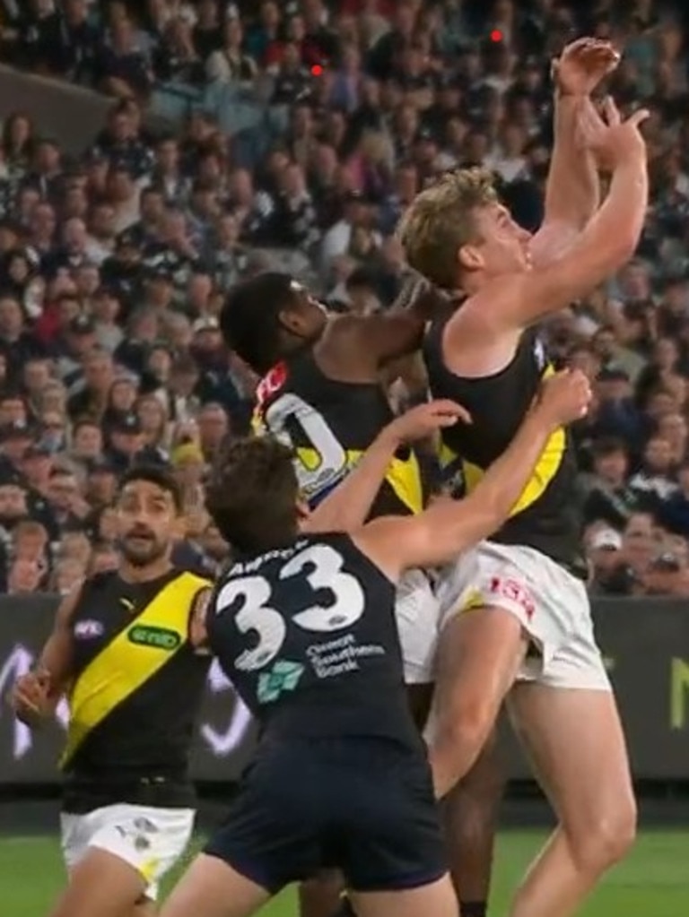 Tom Lynch got a free kick when it was his teammate who got in the way. Photo: Fox Footy.