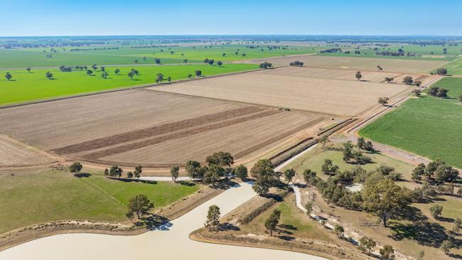 Northern Victorian farming family, the Inchbolds, have paid about $10m, for two parts of the Wangamong Aggregation, at Oaklands, NSW.