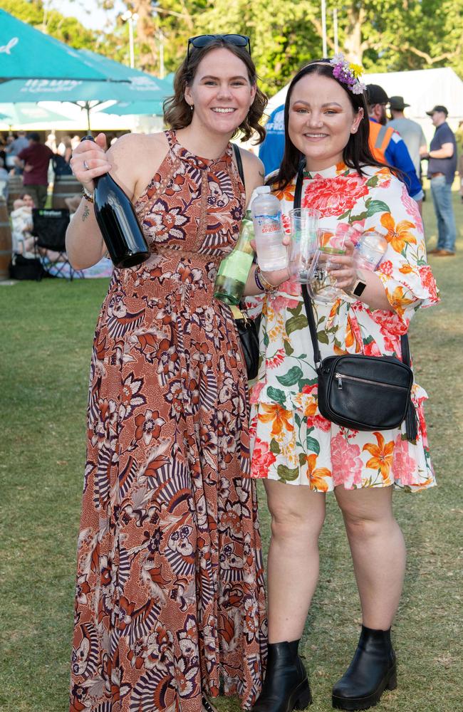 Jade Wieting (left) and Jas Herdman at the Toowoomba Carnival of Flowers Festival of Food and Wine, Sunday, September 15, 2024. Picture: Bev Lacey