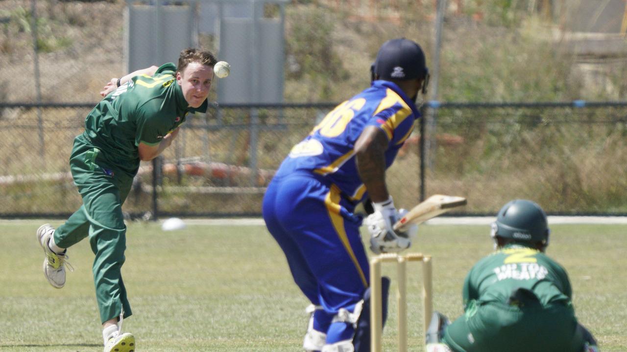 Charlie Barnes has his eyes locked on the ball for Spotswood. Picture: Valeriu Campan