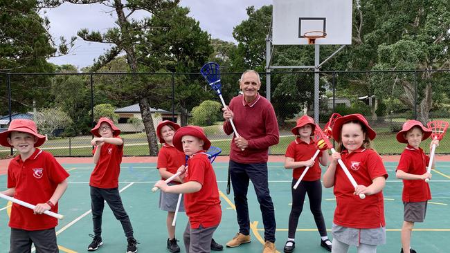 Iluka Public School get into some lacrosse practice.