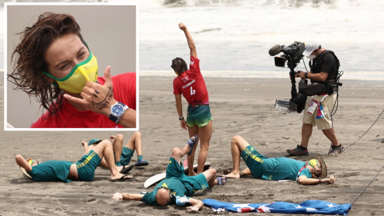 Sally Fitzgibbons celebrates her victory.