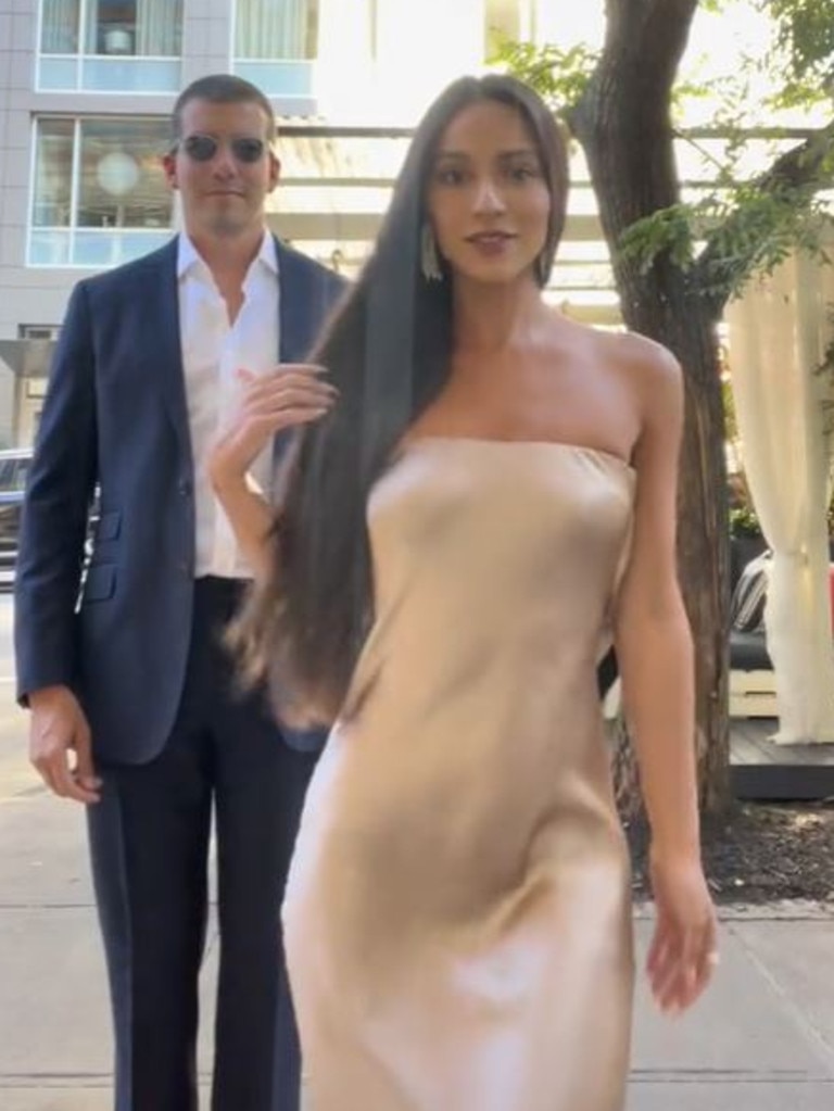 She wore this $240 gold dress. Picture: TikTok/erikawheaton