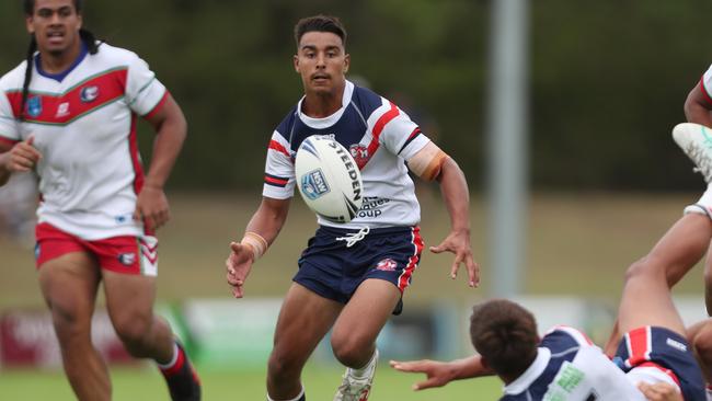 Samisoni Talakai gets a pass away to Brooklyn Rosemeyer. Picture: Sue Graham. Laurie Daley Cup round one, Central Coast Roosters vs Monaro Colts at Morry Breen Oval, 3 February 2024