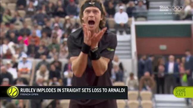 French Open: Swiatek shines, Rublev Rages