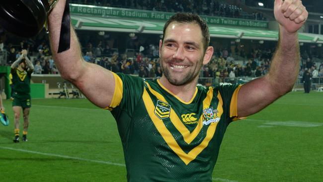 NRL. Australian Kangaroos v New Zealand Kiwis in the Rugby League Test at NIB Stadium in Perth. pictured — Cameron Smith (c) of the Australian Kangaroos walks the perimeter with the cup after the win over the kiwis
