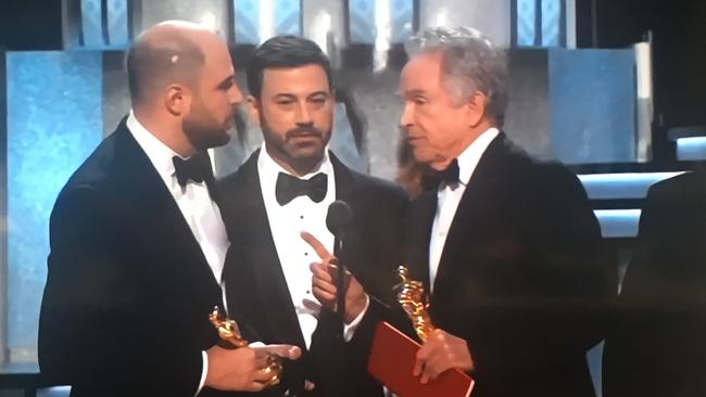 Kimmel confirms it is indeed Moonlight which won Best Picture.