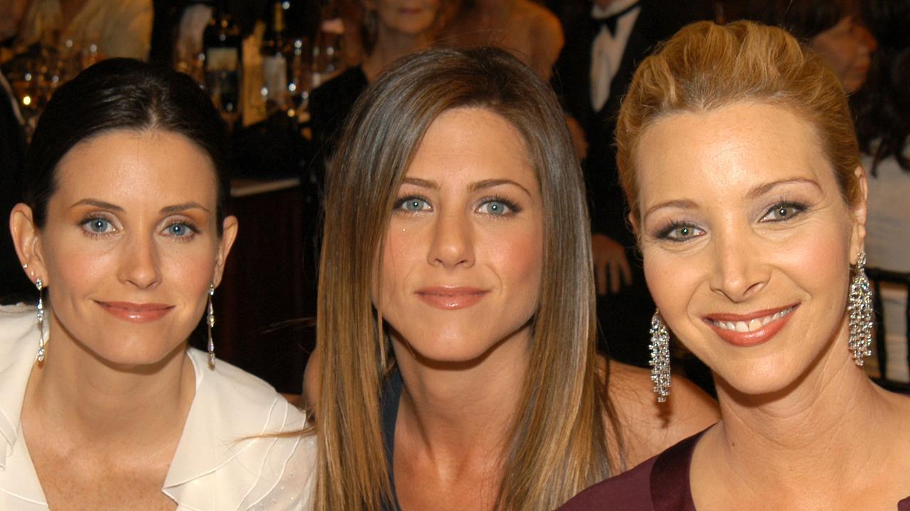 Friends Alum Lisa Kudrow Says She Was Fired From Frasier With Role Going To Peri Gilpin News