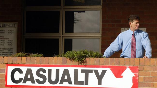 Queensland Opposition leader Lawrence Springborg at Yeppoon hospital during the 2004 election campaign. Picture: Nathan Richter.