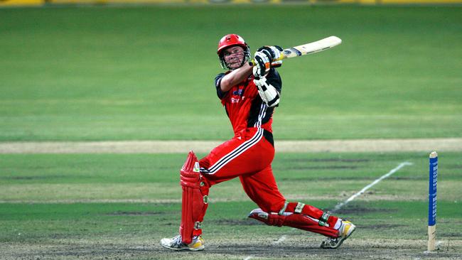 Former Redbacks skipper Nathan Adcock teeing off in 2017.