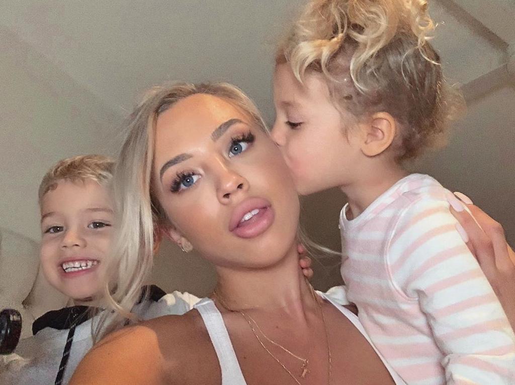 Tammy Hembrow Shows Off Her Bikini In Poolside Instagram Post News