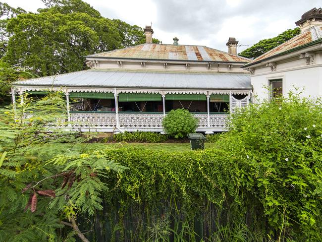 General photograph of property at 124 Sherwood Rd, Toowong, Wednesday, February 5, 2020 (AAP Image/Richard Walker)