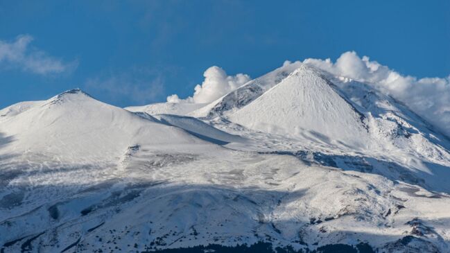 Volcanic Vortex Rings: Visitors To Mount Etna Enjoy Smoke Rings 