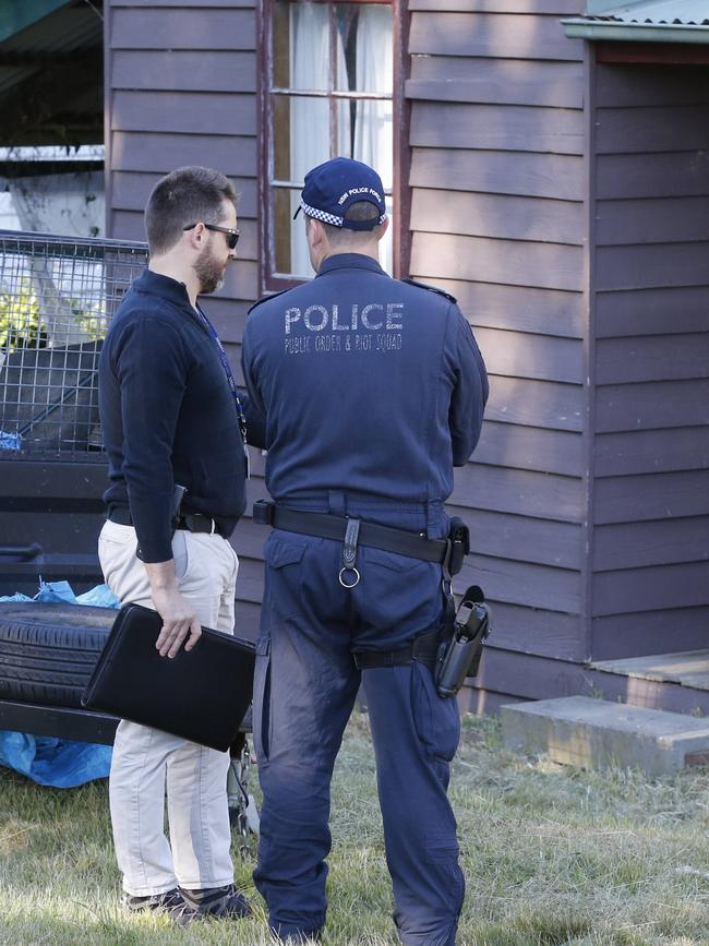 Police prepare to dig in the backyard to search for the remains of Belinda Peisley today. Picture: David Swift.