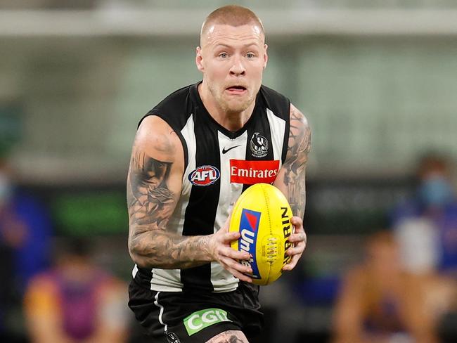 MELBOURNE, AUSTRALIA - JULY 31: Jordan De Goey of the Magpies in action during the 2021 AFL Round 20 match between the Collingwood Magpies and the West Coast Eagles at the Melbourne Cricket Ground on July 31, 2021 in Melbourne, Australia. (Photo by Michael Willson/AFL Photos via Getty Images)