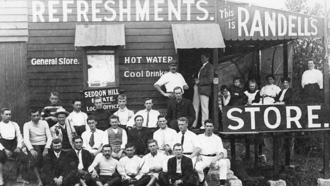 Randell's Store at Freshwater. Photo Northern Beaches Library