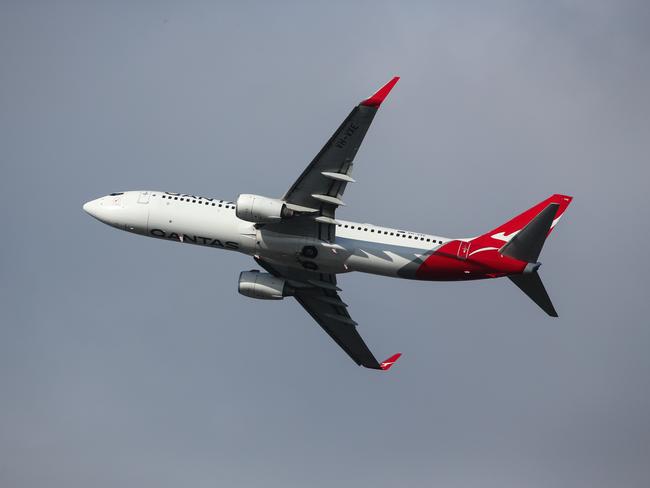 SYDNEY, AUSTRALIA : Newswire Photos  SEPTEMBER 04 2023: A general view of a Qantas Plane taking off at Sydney Airport. NCA Newswire / Gaye Gerard