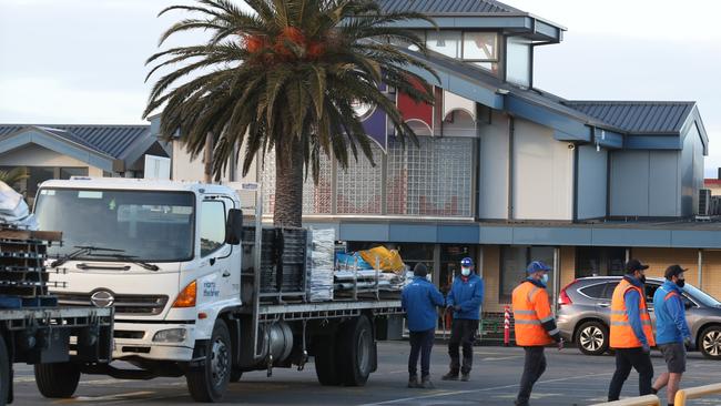 Workers move in to build a testing site at Al-Taqwa College in Truganina on Thursday morning. Picture: NCA NewsWire/David Crosling