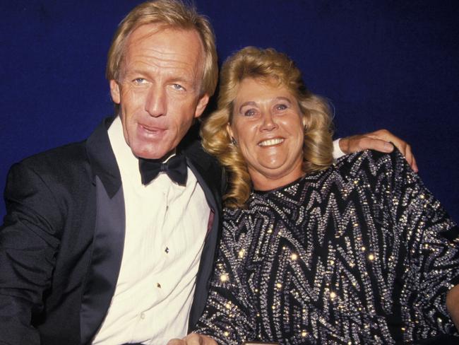 Is Linda Kozlowski Married To Paul Hogan Flash Sales | website.jkuat.ac.ke