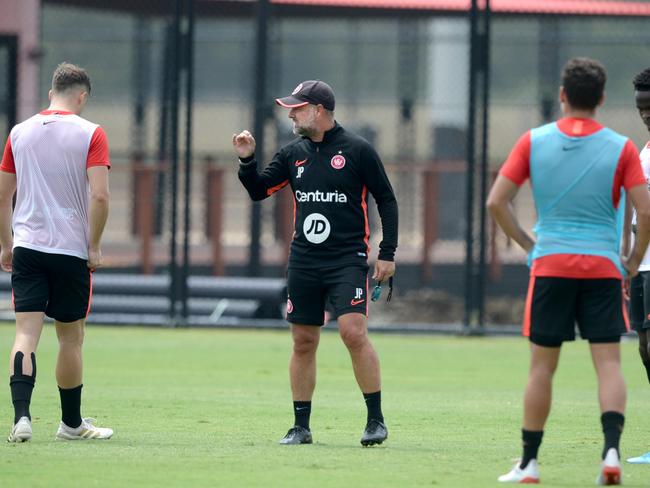 Jean-Paul de Marigny new interim coach of Wanderers A-League talks with players after the sacking of coach Markus Babbel. Photo Jeremy Piper